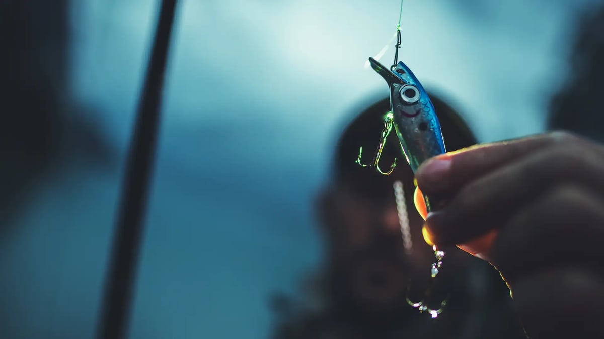 fly-fishing-bait-closeup
